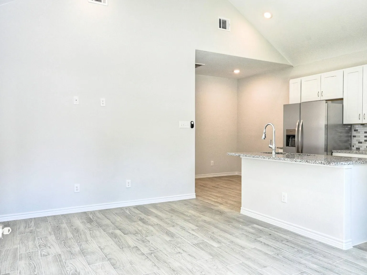 3 bed, 2.0 bath, 1000 sqft, $1,450 — Photo 3