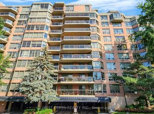 3181 Bayview Ave #902, Toronto, ON M2K2Y2