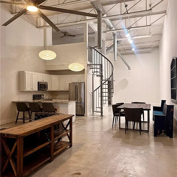 807 Field St SE — Photo 1