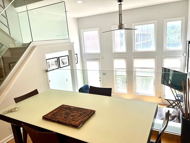 1217 N Hoyne Ave #G — Photo 5