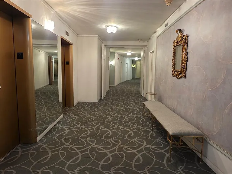 5255 Collins Ave #7G — Photo 29