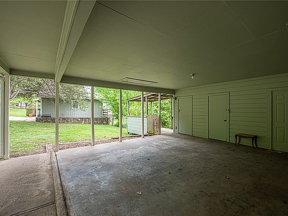5th image of 63 Dogwood St