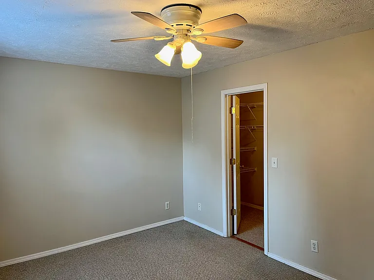 102 W Lincoln St #3 — Photo 21