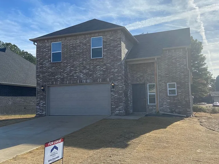 2612 Grand Ln — Photo 3