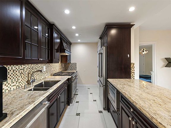 3rd image of 6336 99th St APT 6C