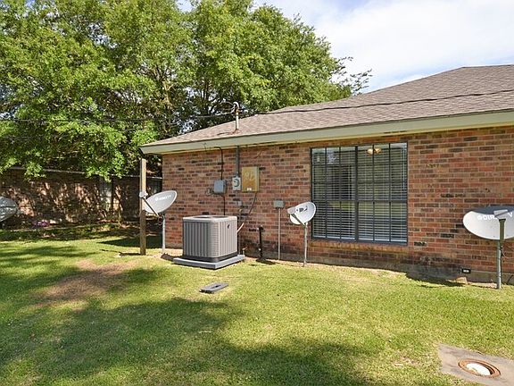 5th image of 1134 Willow Creek Dr
