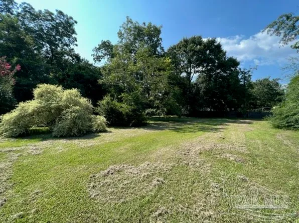 227 E Ashley St, Atmore, AL 36502