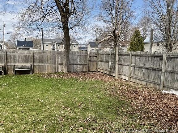 4th image of 162 Union St