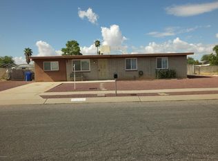 7550 E Apple Tree Dr, Tucson, AZ 85730