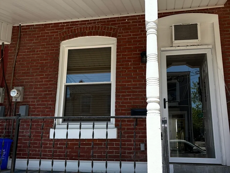 212 East St