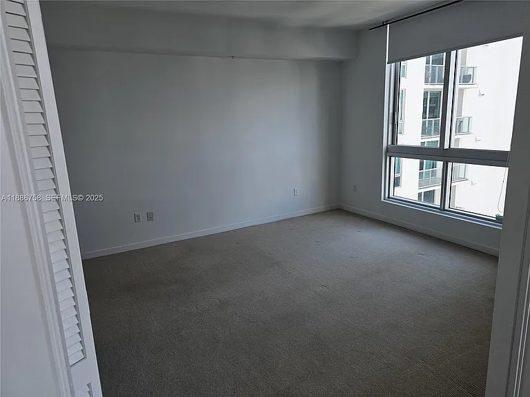 300 S Biscayne Blvd — Photo 6