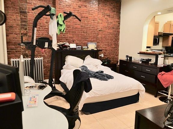 2nd image of 1131 Dean St APT 2