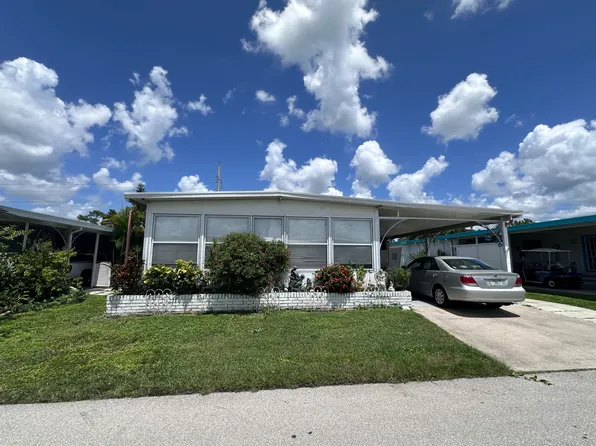 465 Avanti Way Blvd, North Fort Myers, FL 33917