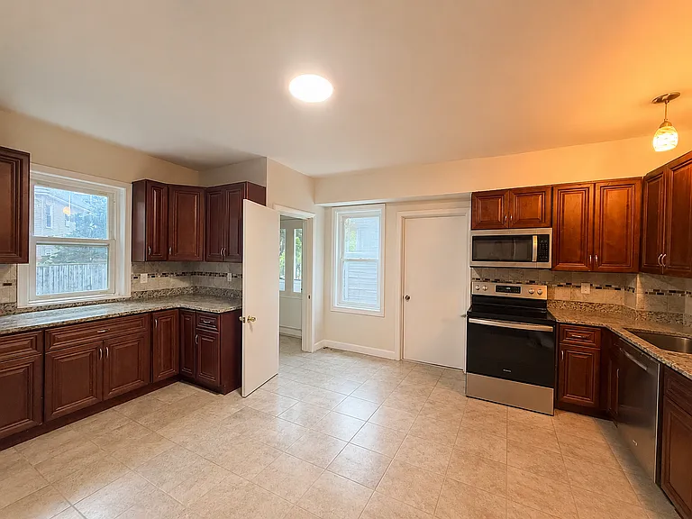 36 Champney St #1 — Photo 3