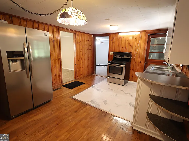 140 Bell Ave SE — Photo 8