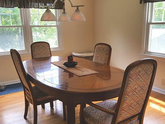4th image of 11 Virginia Hill Dr