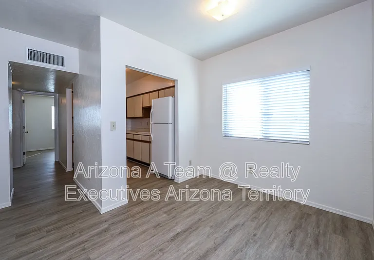 312 E 24th St #4 — Photo 4