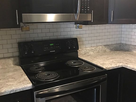 2nd image of 1460 Bradley Dr