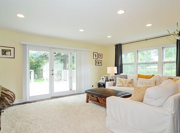 3rd image of 1910 N Verde Dr