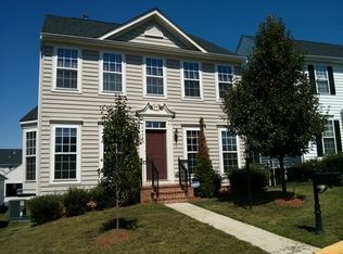 2464 Five Fathom Cir, Woodbridge, VA 22191