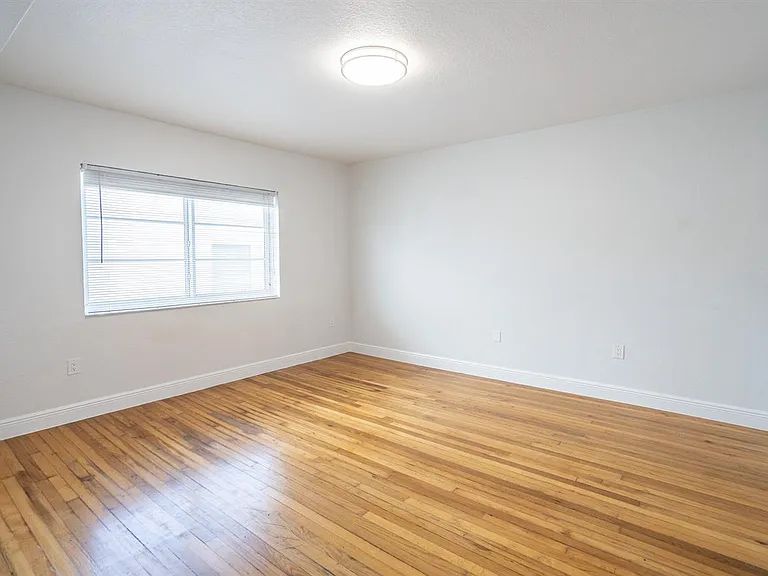 1007 Bay Dr #203 — Photo 19