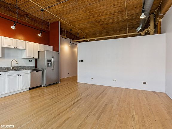 4th image of 1801 S Michigan Ave Unit 305