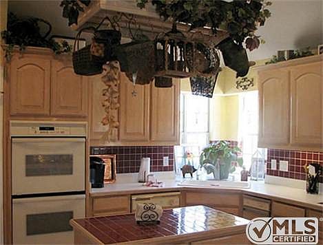 4th image of 713 Evergreen Dr