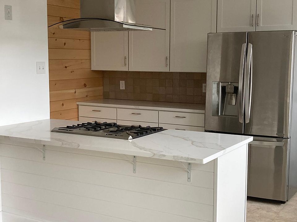 Kitchen Island & Exhaust Fan