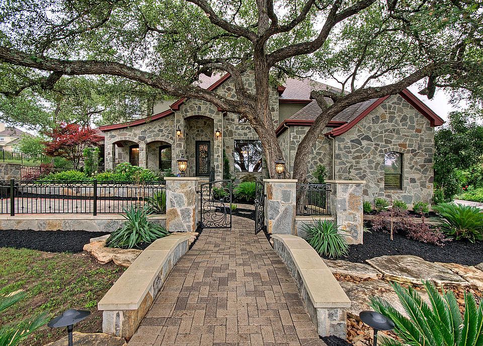 1st image of 2416 Padina Dr