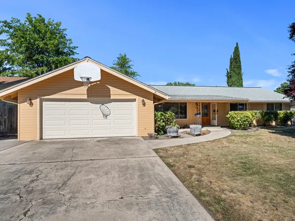 1467 Bluebonnet Ave, Medford, OR 97504