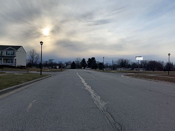 4th image of 125 Ellington Blvd