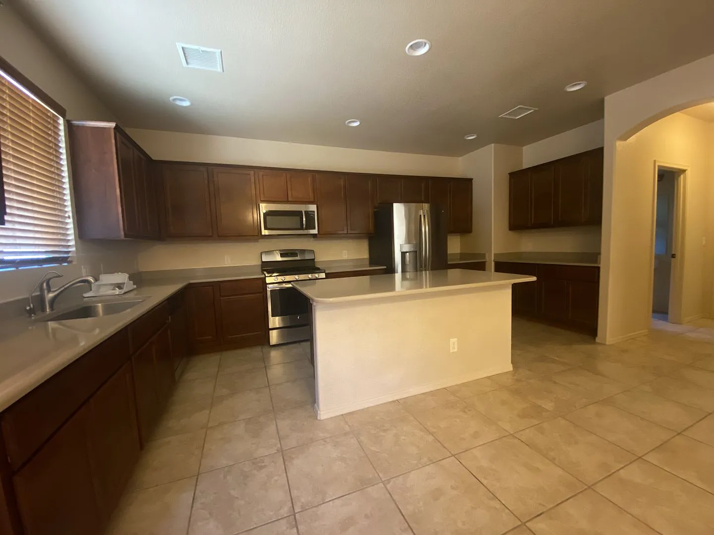 4 bedrooms, 3.5 bathrooms home, 2 Primary Suites! — Photo 4
