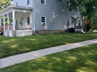 514 Douglas St APT A, Bloomington, IL