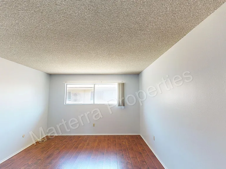 2314 E Ball Rd — Photo 13