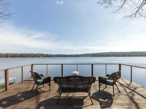 2 Charlie Lane, Deerfield, NH 03037