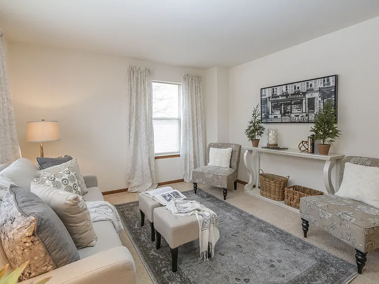 Westridge Apartments — Photo 11