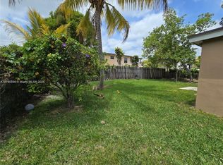 724 SW 7th Ter #12, Hallandale, FL 33009