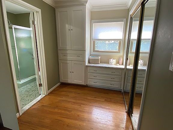 Master dressing room