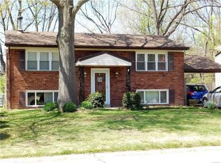 3043 Charmbrook Ln, Maryland Heights, MO 63043