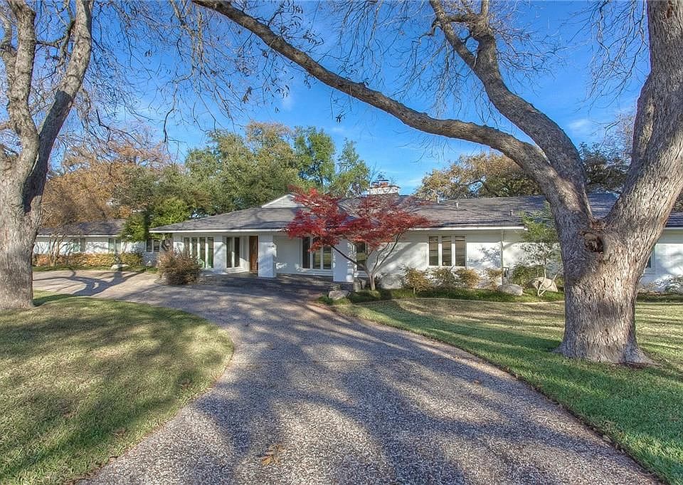 1st image of 3872 Bellaire Cir