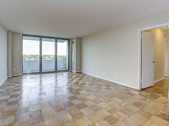 Unit #1114 - light and bright!