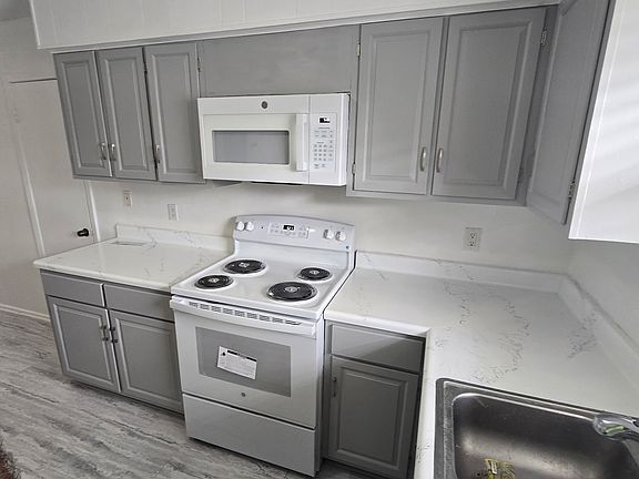 4th image of 618 Chauncey Dr APT 4