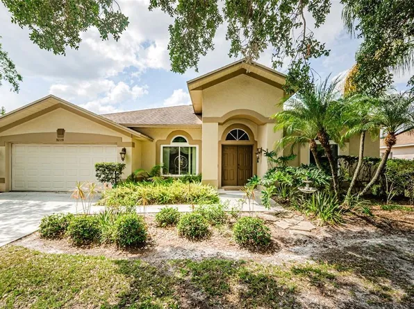 9229 Dayflower Dr, Tampa, FL 33647