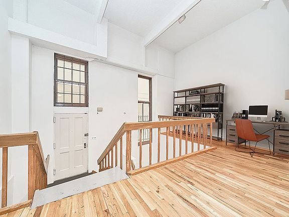 3rd image of 28 Old Fulton St #Townhouse F
