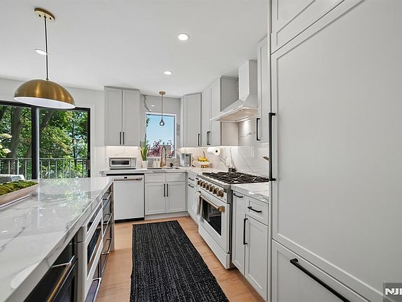4th image of 25 Yorkview Drive #CN