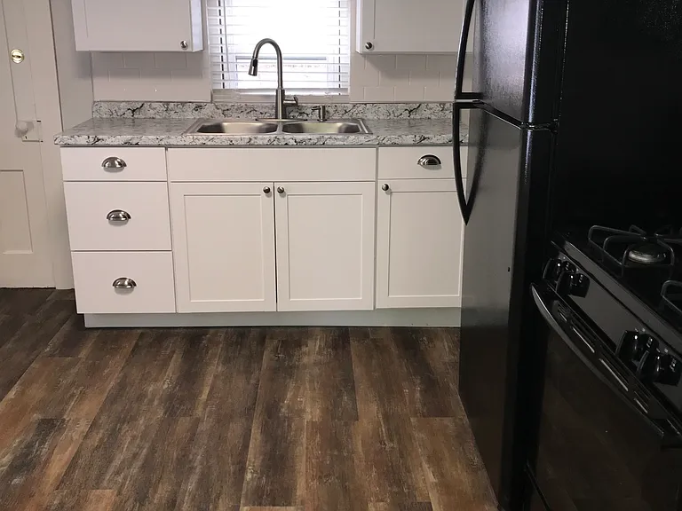407 Willis Ave #2 — Photo 1