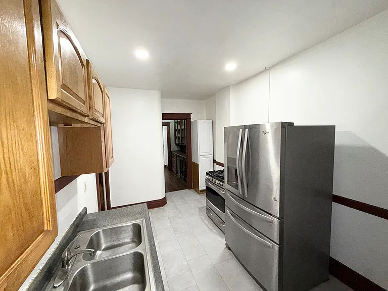 255 Ravine Ave — Photo 4