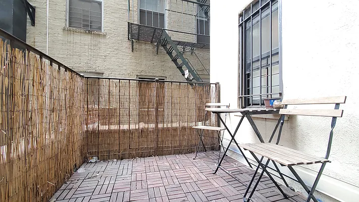 Rented by Compass | media 14