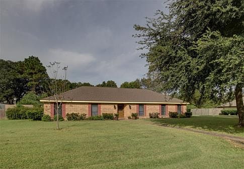 1st image of 102 Bunker Hill Dr