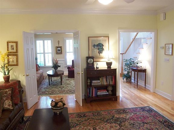 Open floor plan for entertaining large crowds